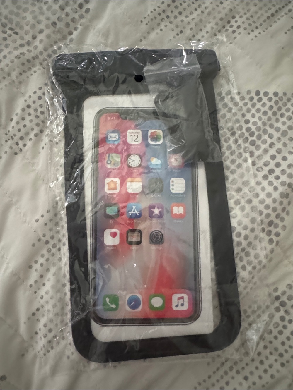 Universal Black Waterproof Phone Pouch - Fits Most Smartphones